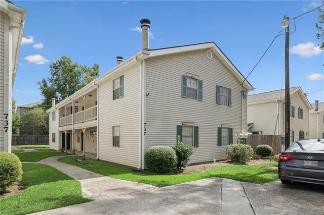$148,000 | 737 Heavens Drive, Unit 7, Mandeville, LA 70471
