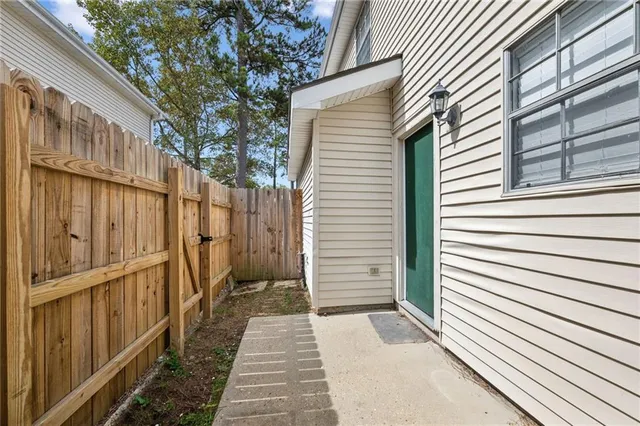 $148,000 | 737 Heavens Drive, Unit 7, Mandeville, LA 70471