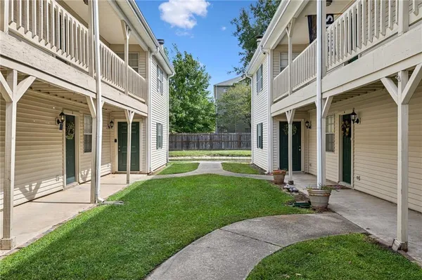 $129,000 | 737 Heavens Drive, Unit 7, Mandeville, LA 70471