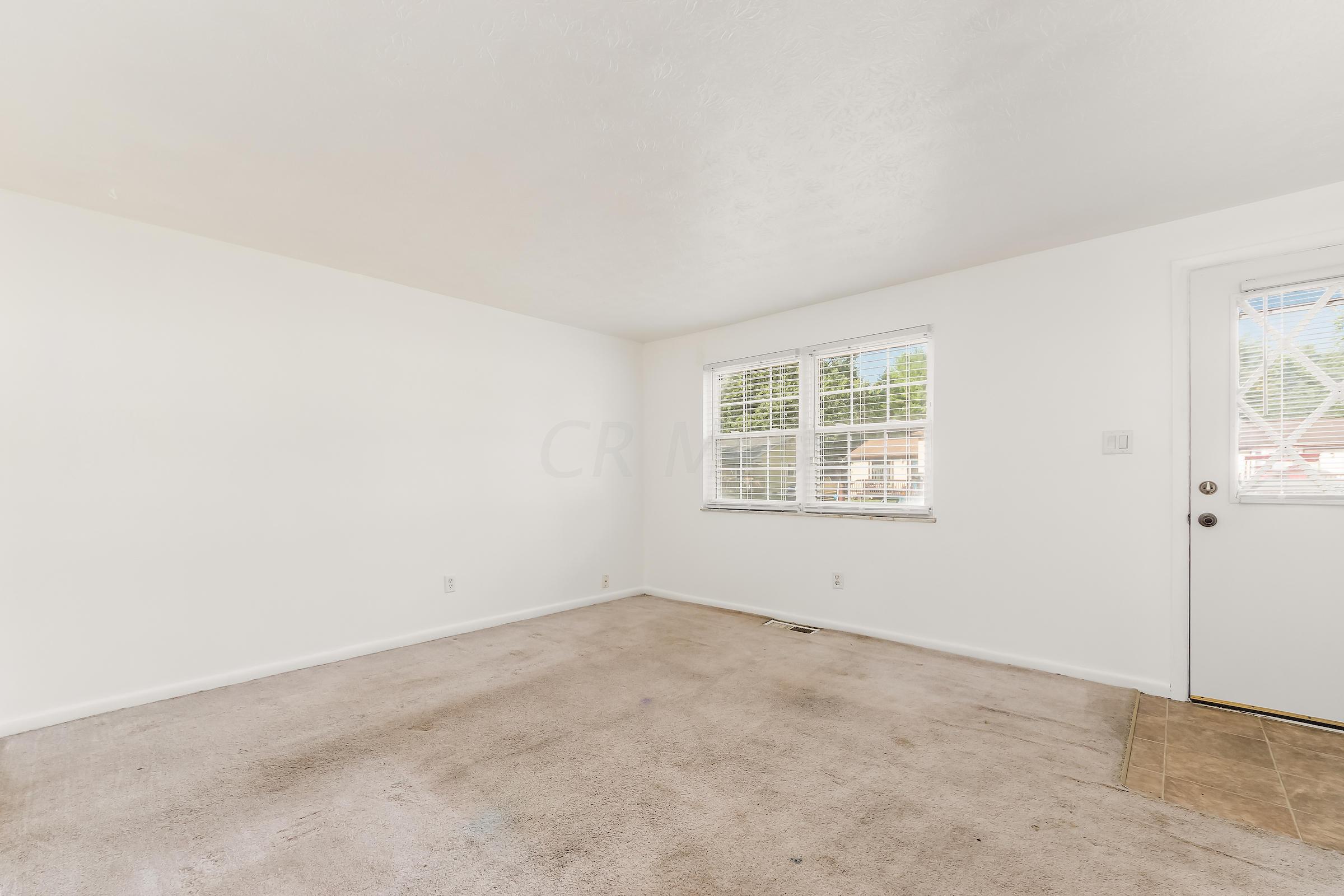 3042 Whitlow Road Columbus, OH 43232 - Photo 7 of 34 Gallery Image 7