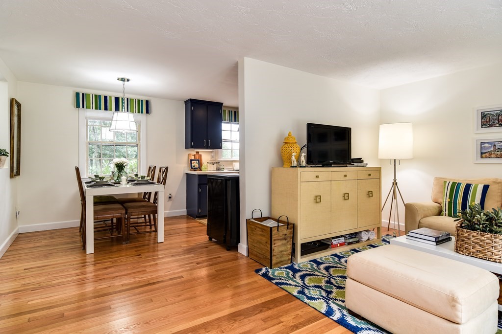 36 Gregory Road Holliston, MA 01746 - Photo 6 of 28 Gallery Image 6