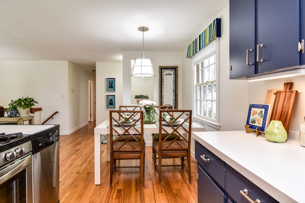 36 Gregory Road Holliston, MA 01746 - Photo 10 of 28 Gallery Image 10