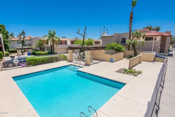 $1,700 | 7770 North 20th Avenue, Phoenix, AZ 85021