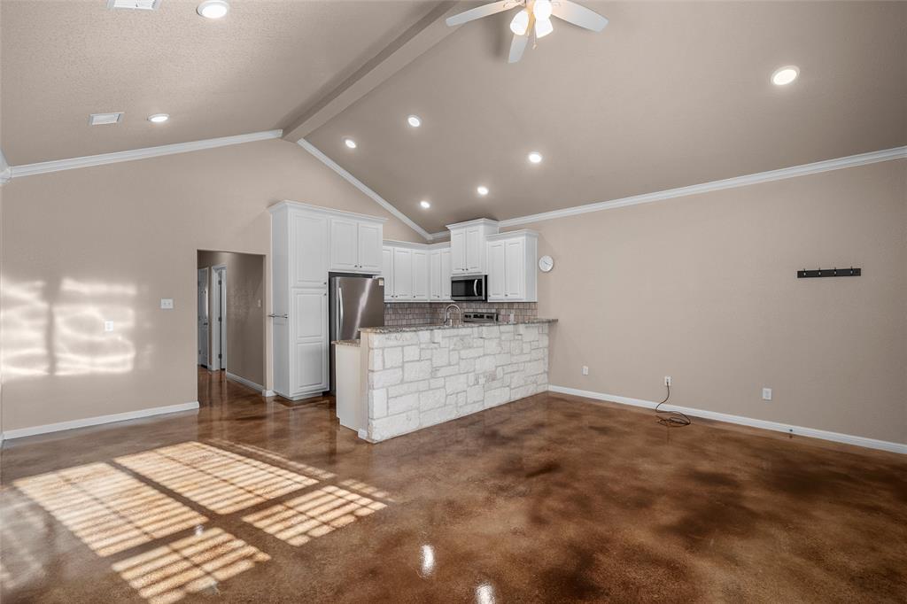 402 Spring Street McGregor, TX 76657 - Photo 4 of 16