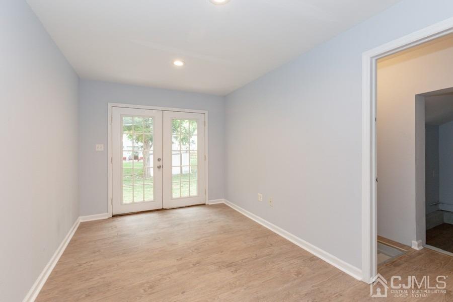 32 Winthrop Road Edison, NJ 08817 - Photo 9 of 15 an empty room with windows