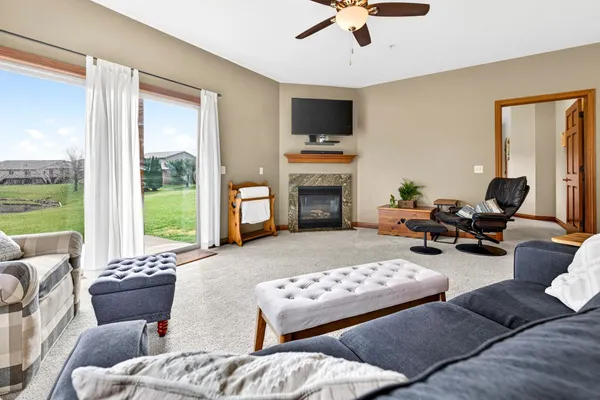 $299,900 | 2362 Plank Circle, Unit B, Appleton, WI 54915