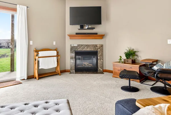 $299,900 | 2362 Plank Circle, Unit B, Appleton, WI 54915