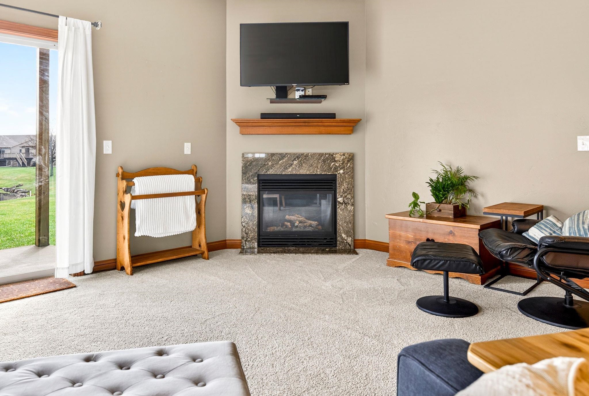 2362 Plank Circle, Unit B Appleton, WI 54915 - Photo 3 of 44