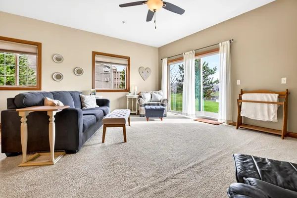 $299,900 | 2362 Plank Circle, Unit B, Appleton, WI 54915