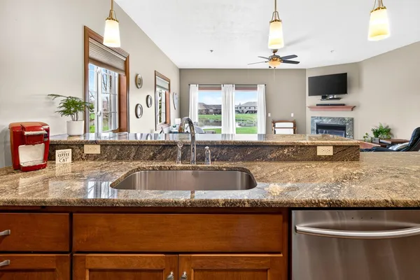 $299,900 | 2362 Plank Circle, Unit B, Appleton, WI 54915