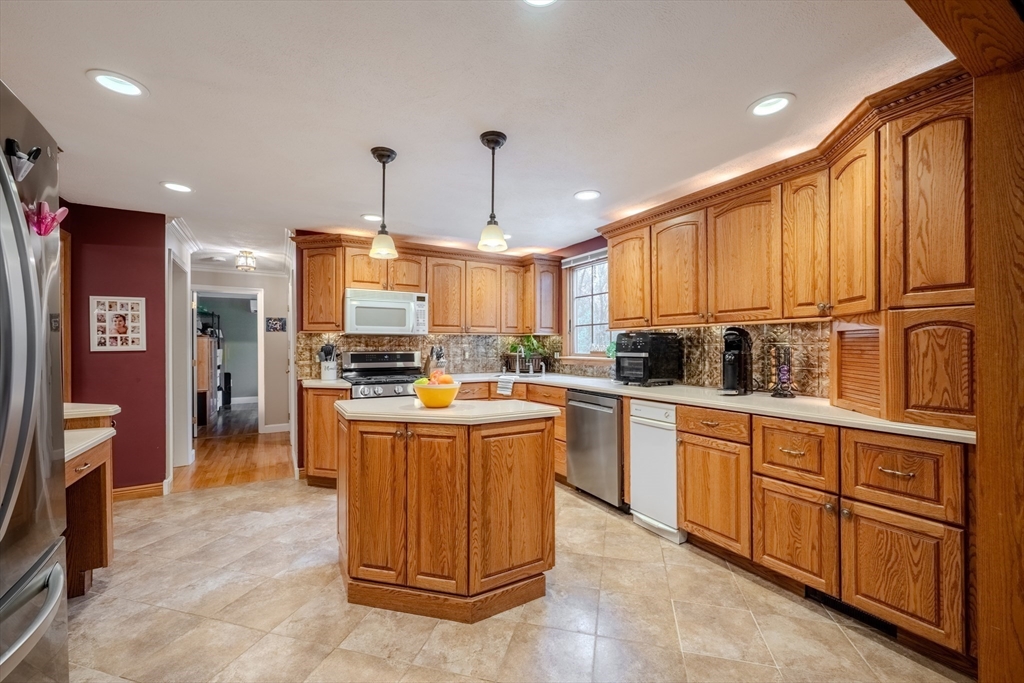 12 Jefferson Road Methuen, MA 01844 - Photo 12 of 42 Gallery Image 12