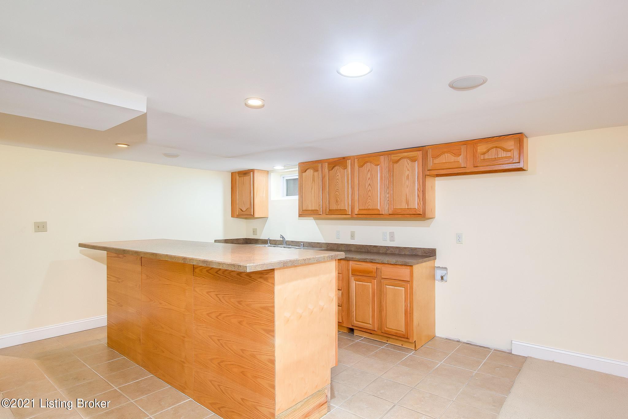 3244 Beals Branch Road Louisville, KY 40206 - Photo 43 of 64 3244 BealsBranchRd_40206_0545__