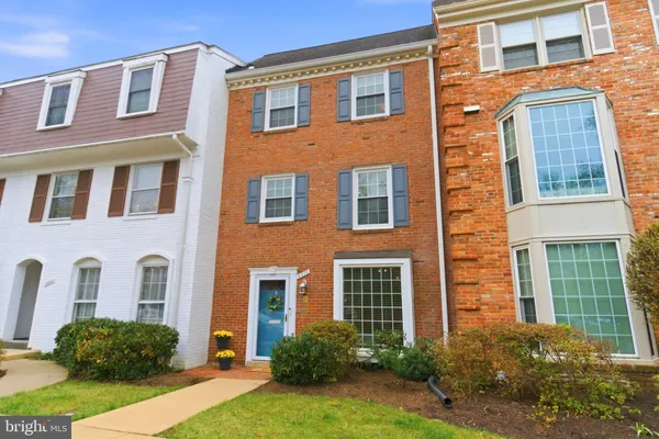 $1,035,000 | 6805 Market Square Drive, McLean, VA 22101