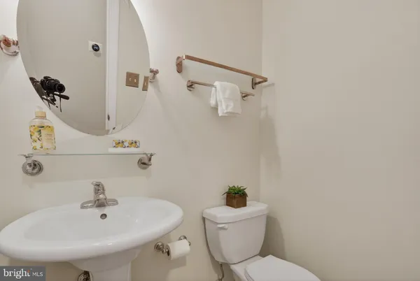 $1,035,000 | 6805 Market Square Drive, McLean, VA 22101