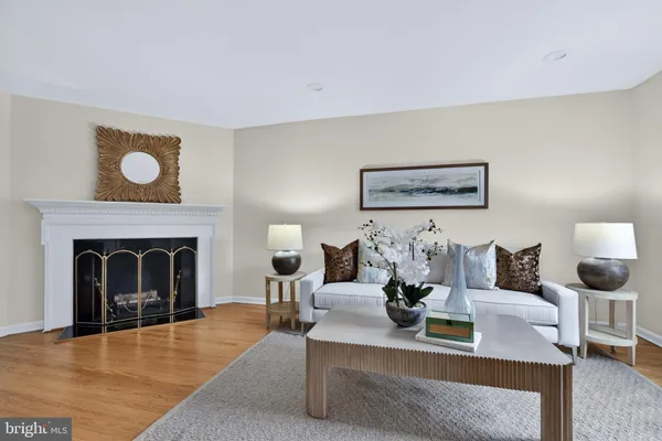 $1,035,000 | 6805 Market Square Drive, McLean, VA 22101