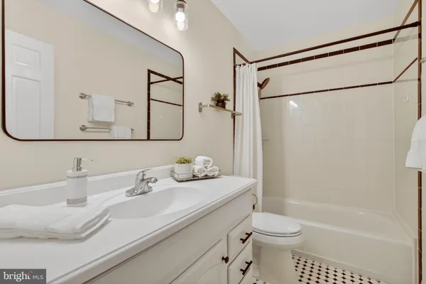 $1,035,000 | 6805 Market Square Drive, McLean, VA 22101