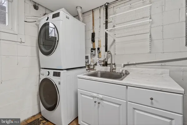 $1,035,000 | 6805 Market Square Drive, McLean, VA 22101