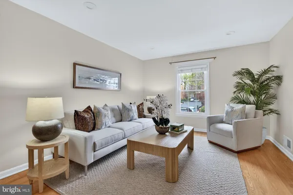 $1,035,000 | 6805 Market Square Drive, McLean, VA 22101