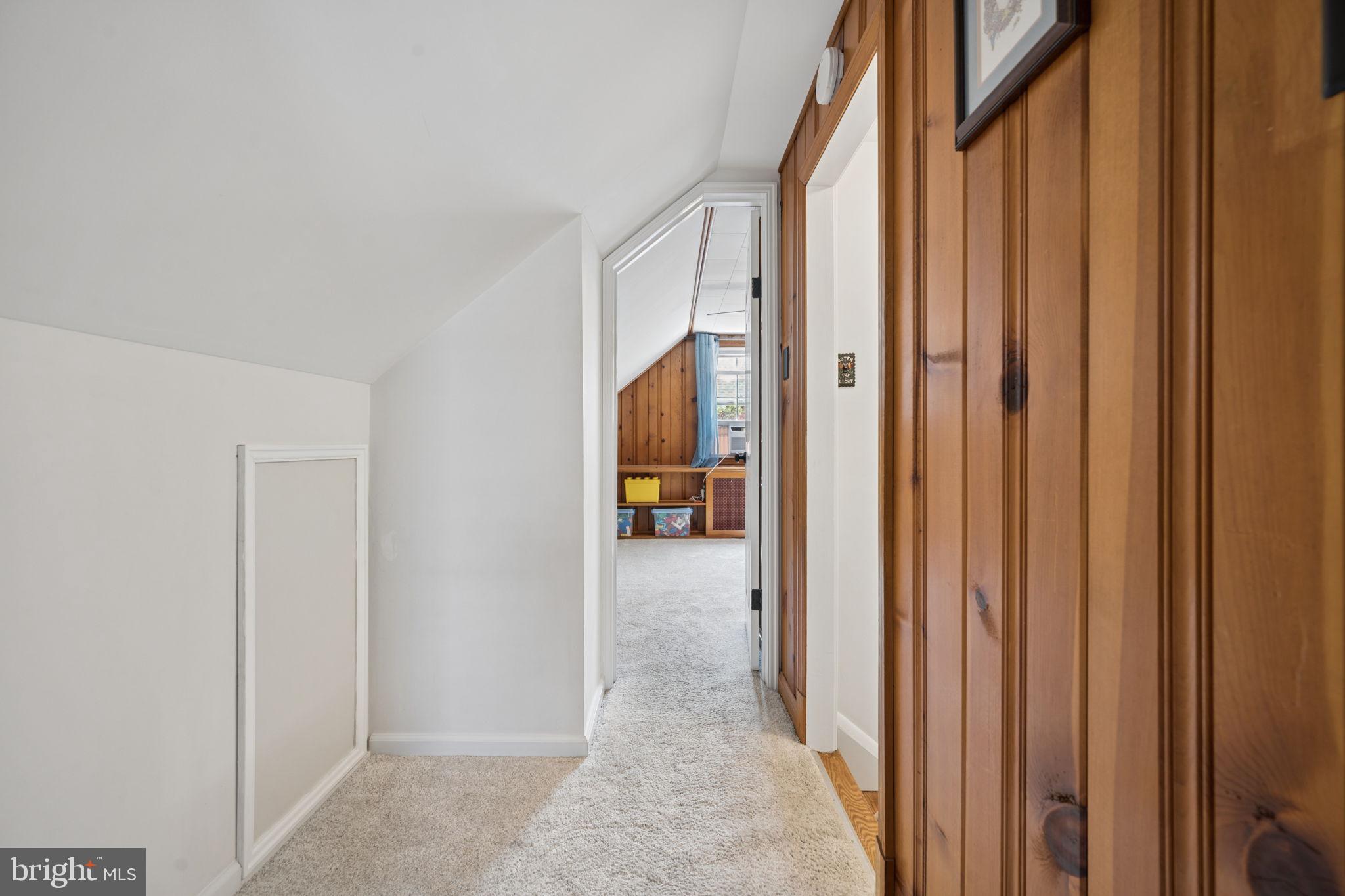 2626 Wentworth Road Baltimore, MD 21234 - Photo 33 of 75 Upper level hallway