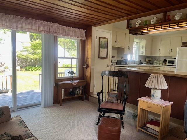 43 Pine Hill Road Springfield, MA 01118 - Photo 4 of 30