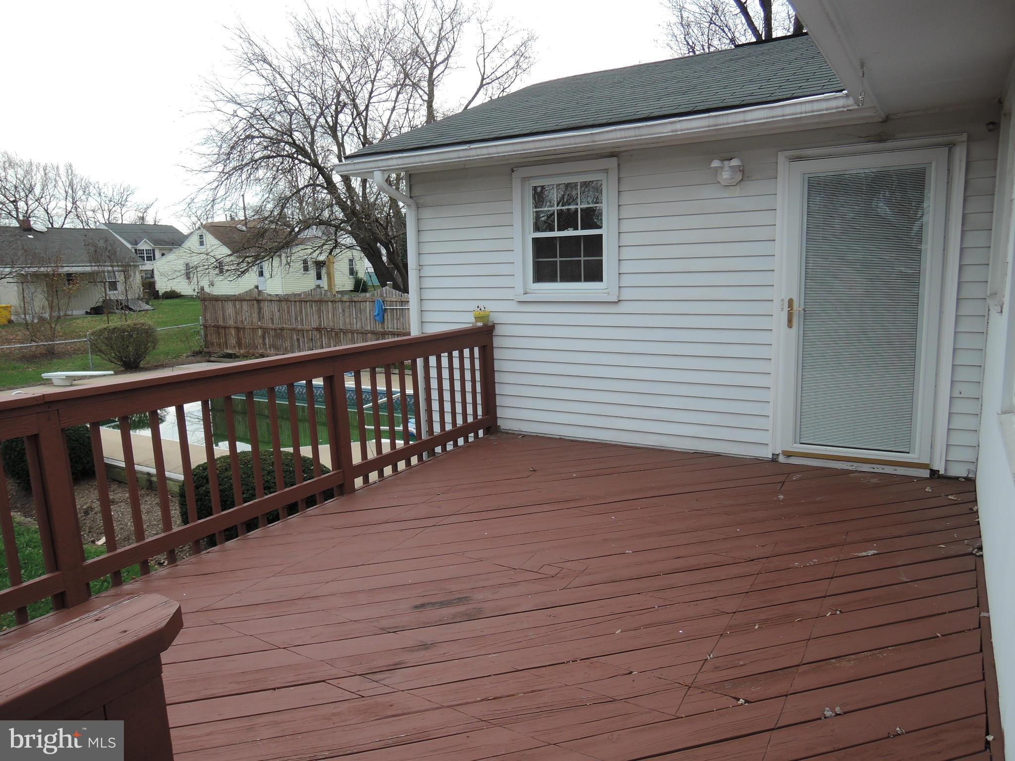 229 Arundel Road Pasadena, MD 21122 - Photo 18 of 23 Deck from breakfast room