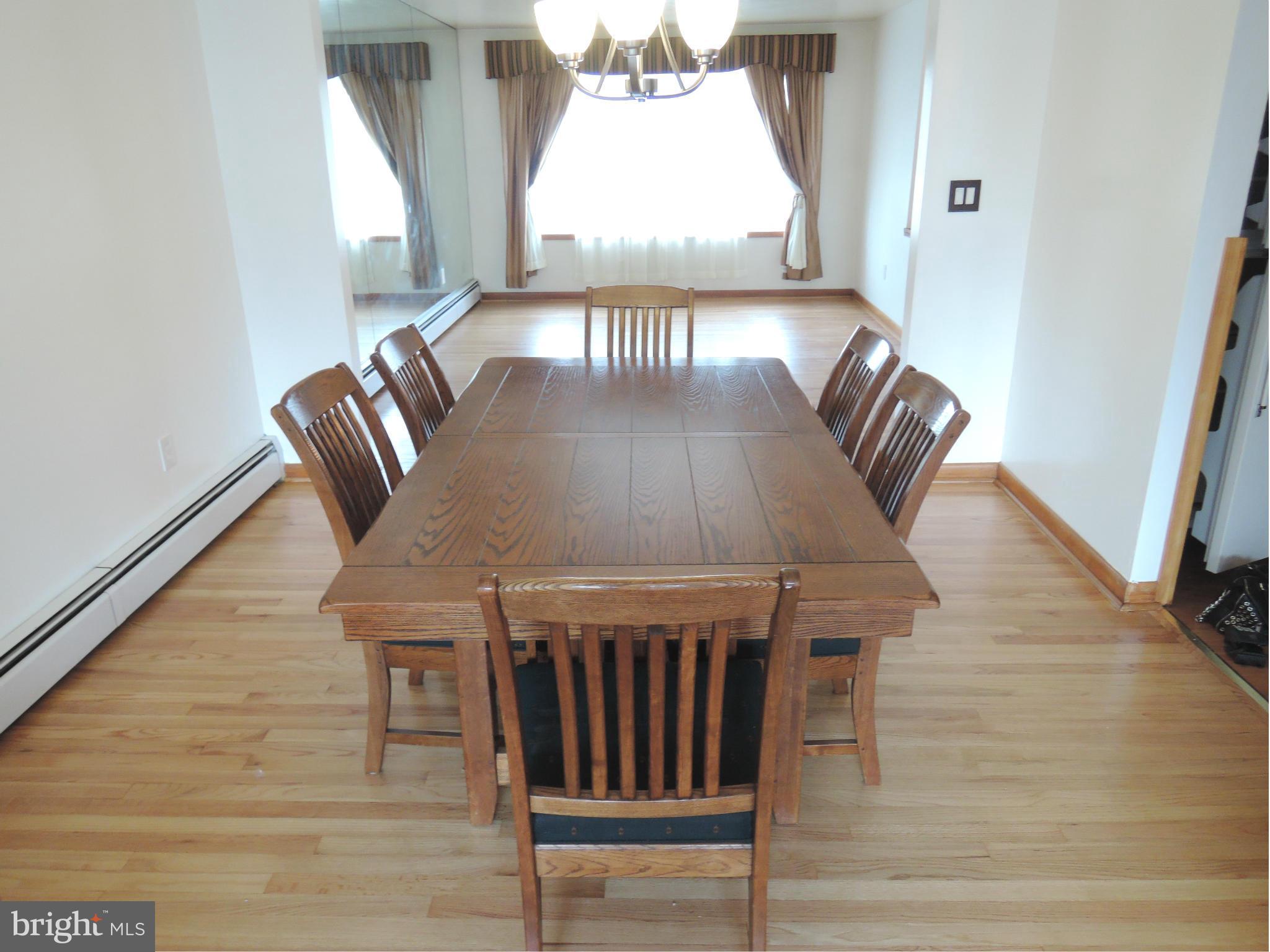 229 Arundel Road Pasadena, MD 21122 - Photo 8 of 23 Spacious dining room