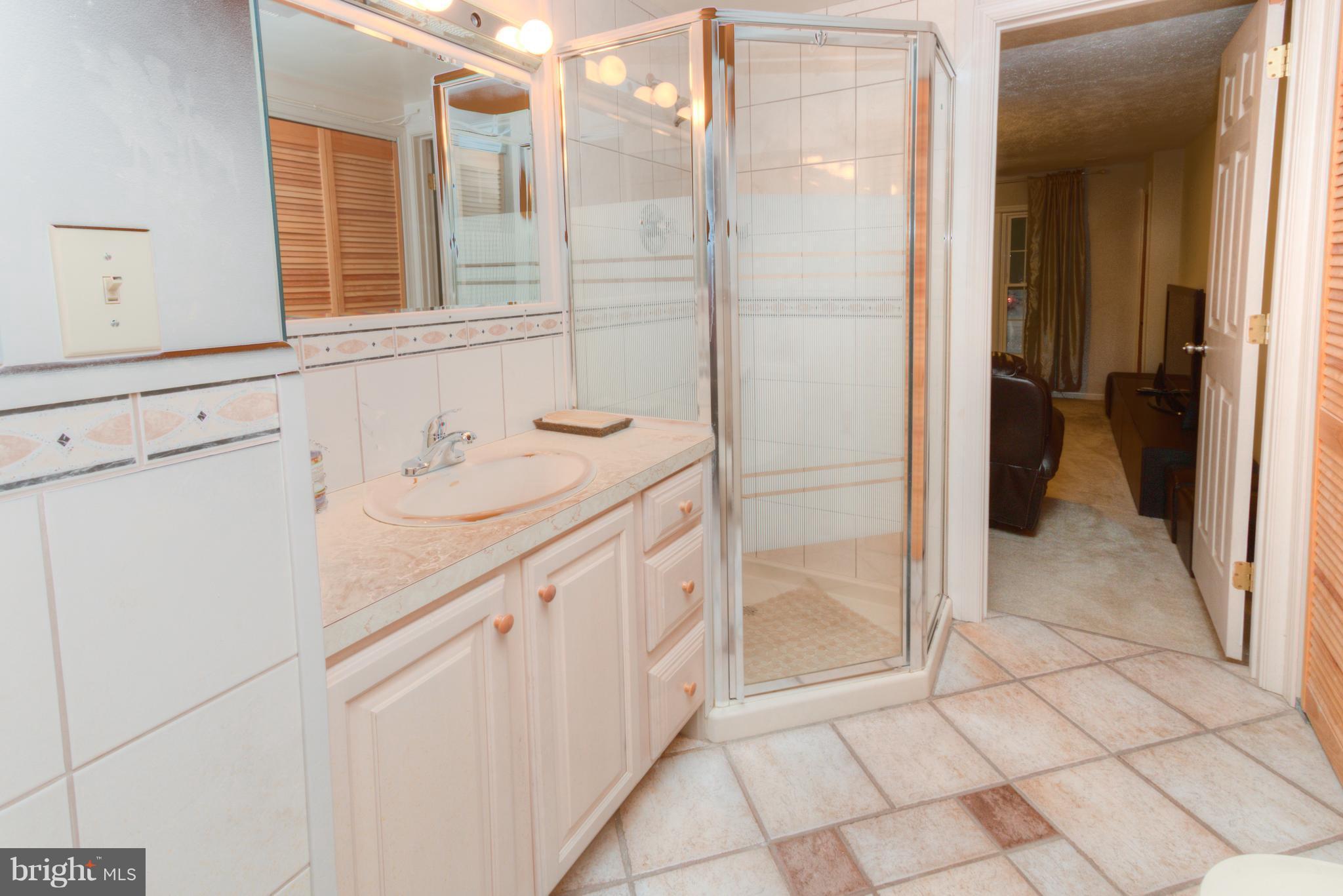 9425 Rosmarin Way Laurel, MD 20708 - Photo 24 of 30 Bath