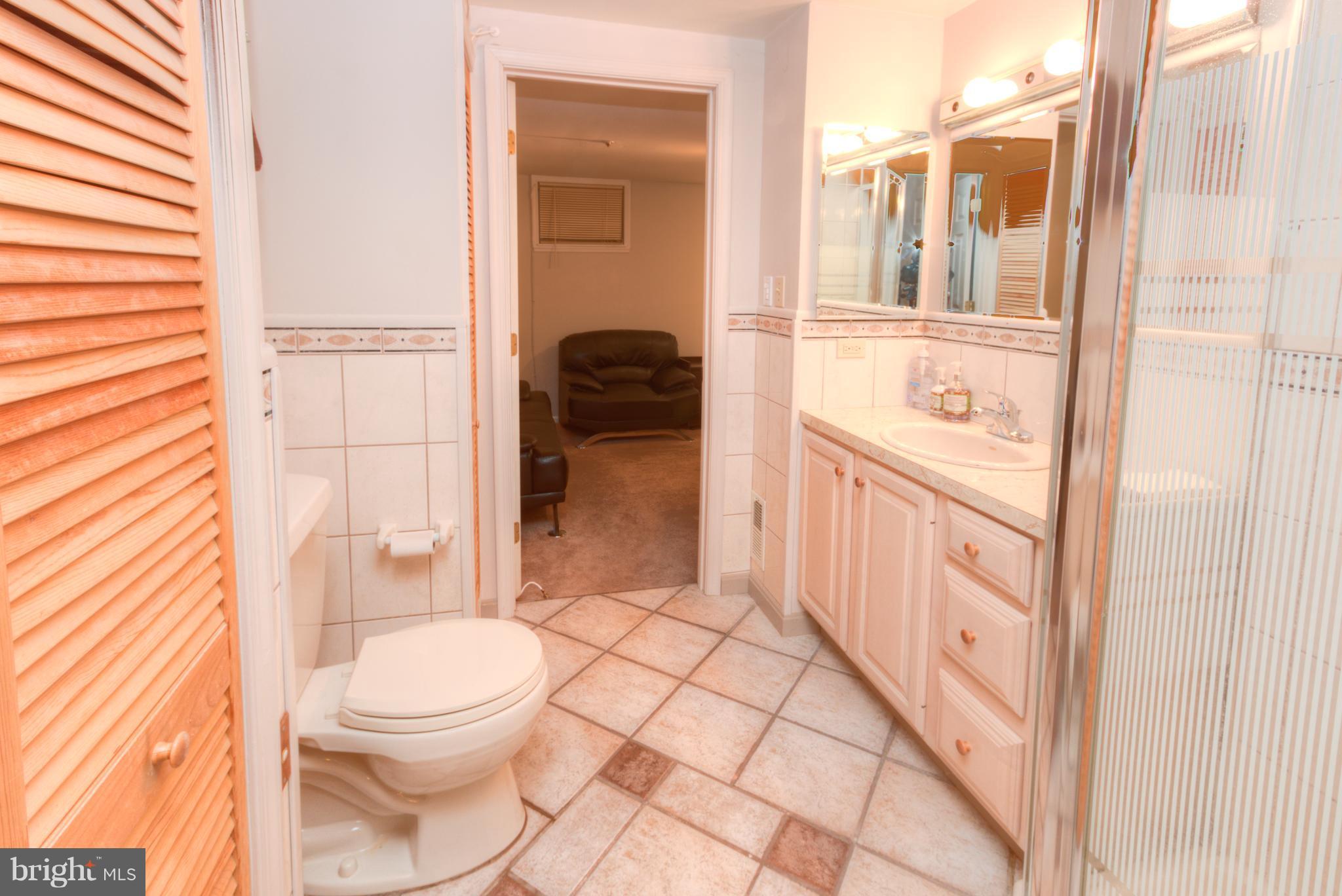 9425 Rosmarin Way Laurel, MD 20708 - Photo 26 of 30 Bath