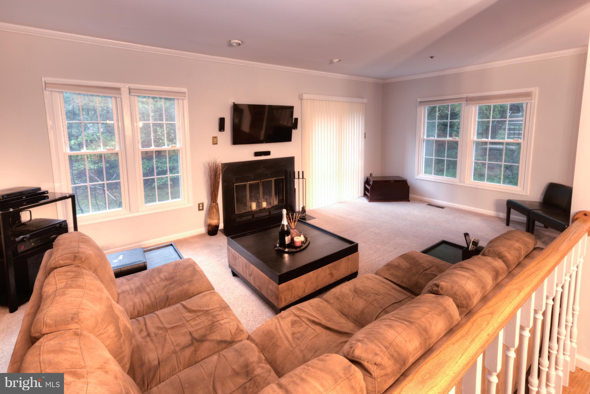 9425 Rosmarin Way Laurel, MD 20708 - Photo 9 of 30 Family Room