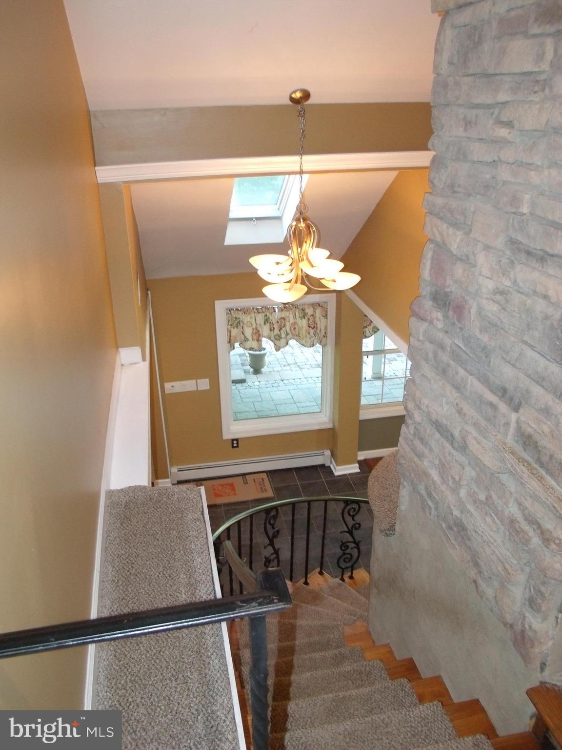 20 Douglas Road Richboro, PA 18954 - Photo 18 of 29 Staircase