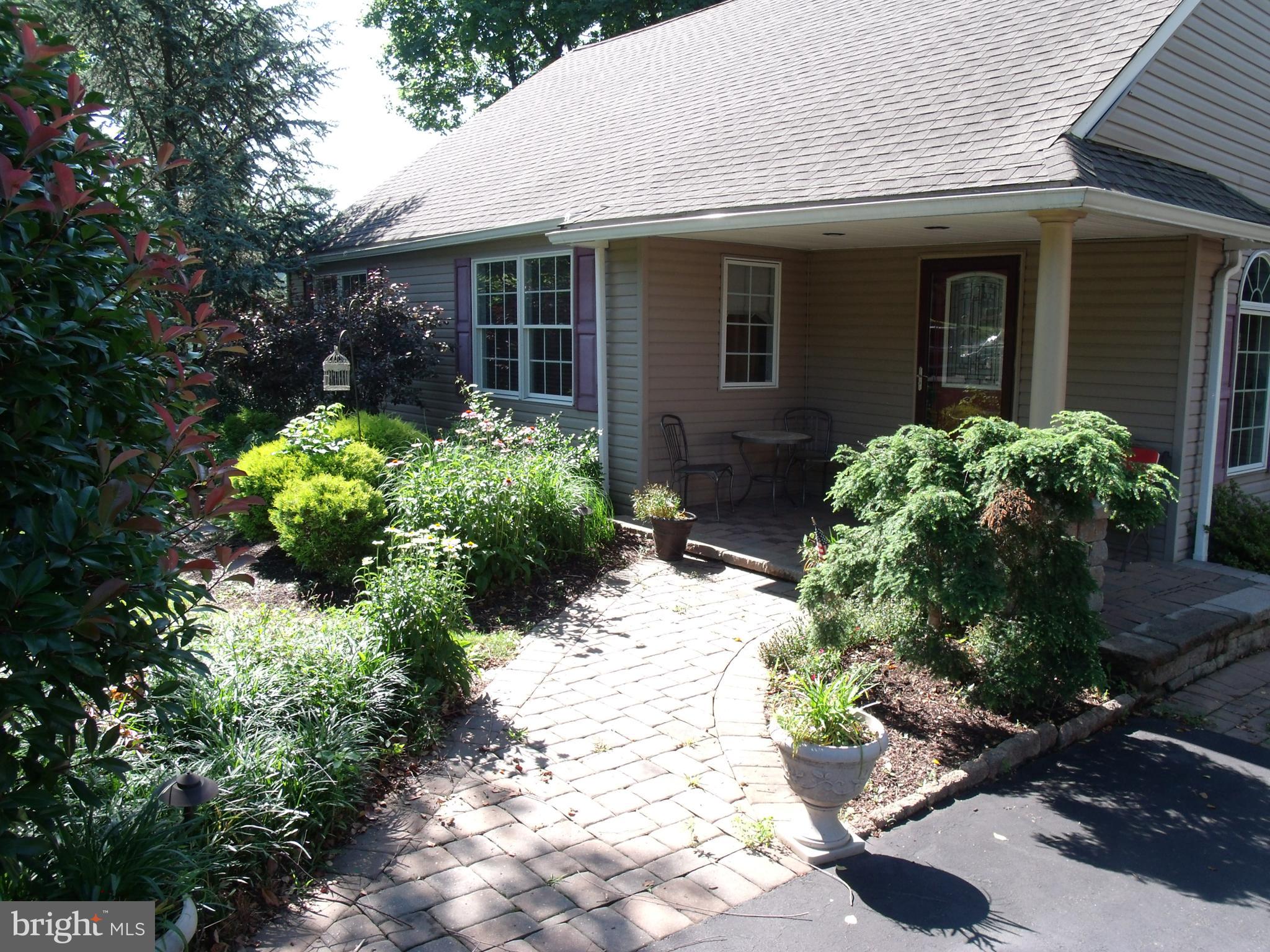 20 Douglas Road Richboro, PA 18954 - Photo 3 of 29 Porch