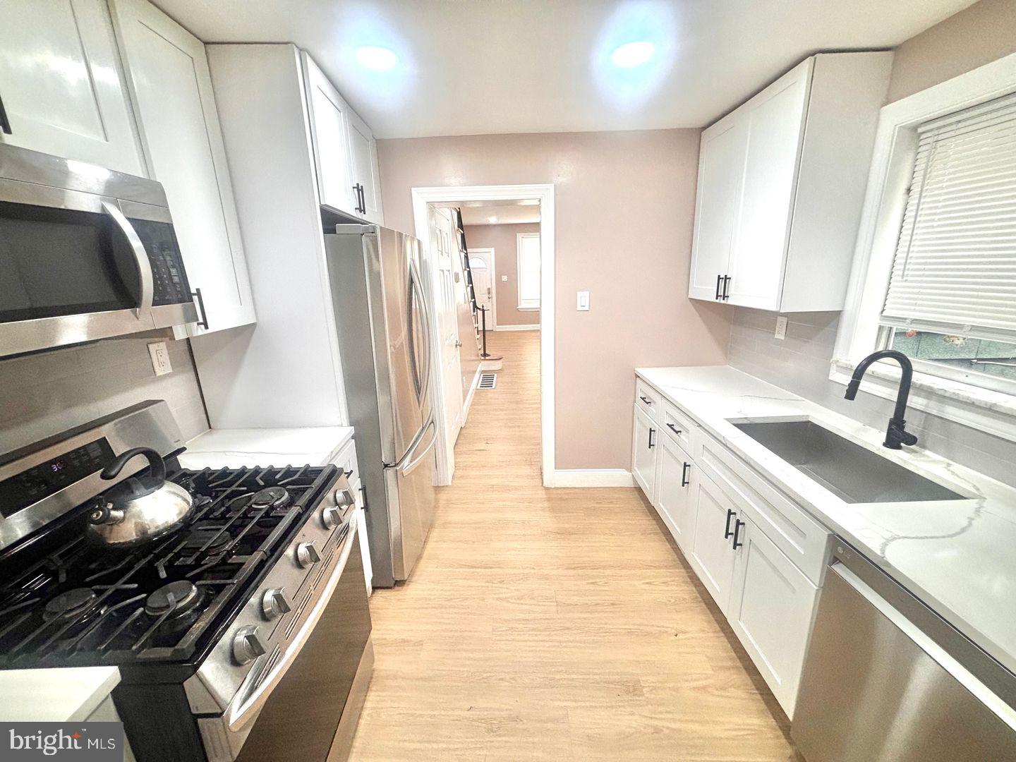 623 Fitzgerald Street Philadelphia, PA 19148 - Photo 8 of 21