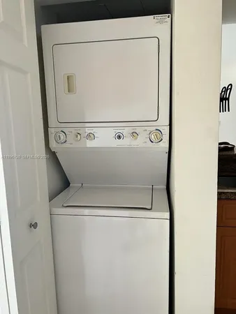 $2,600 | Fountainebleau, Miami, FL 33126