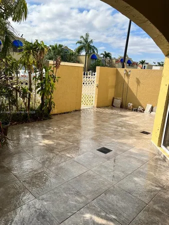 $2,600 | Fountainebleau, Miami, FL 33126