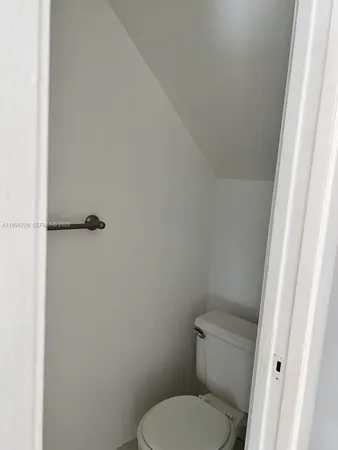 $2,600 | Fountainebleau, Miami, FL 33126