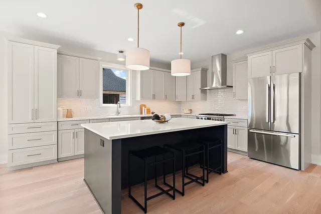 $699,000 | 11049 Lizmore Lane, Unit 40B, Orland Park, IL 60467