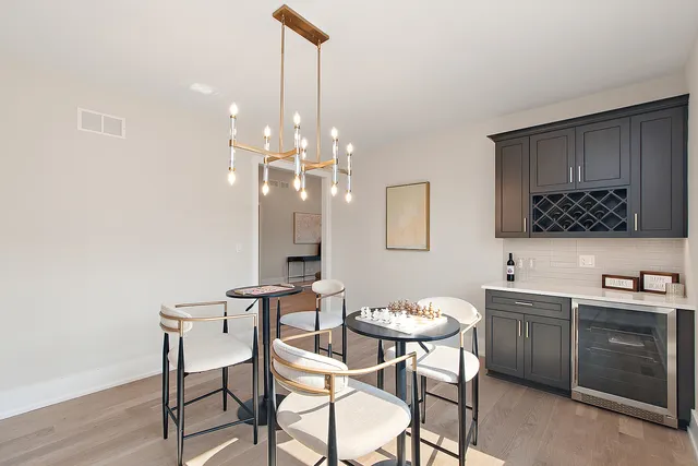 $699,000 | 11049 Lizmore Lane, Unit 40B, Orland Park, IL 60467