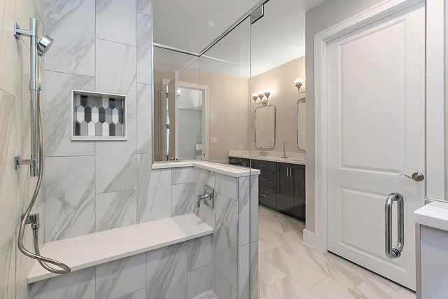 $699,000 | 11049 Lizmore Lane, Unit 40B, Orland Park, IL 60467