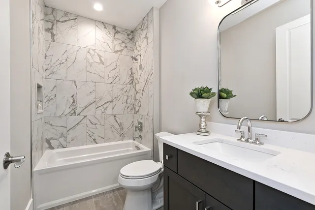 $699,000 | 11049 Lizmore Lane, Unit 40B, Orland Park, IL 60467