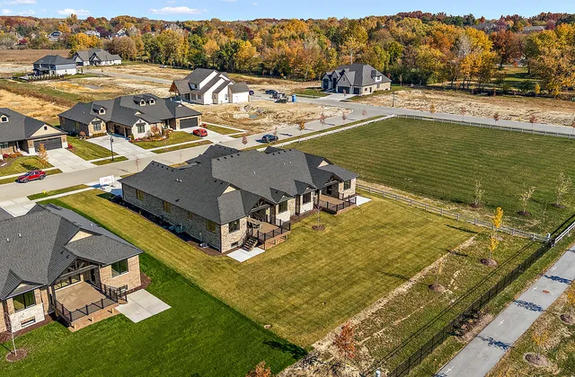 $699,000 | 11049 Lizmore Lane, Unit 40B, Orland Park, IL 60467