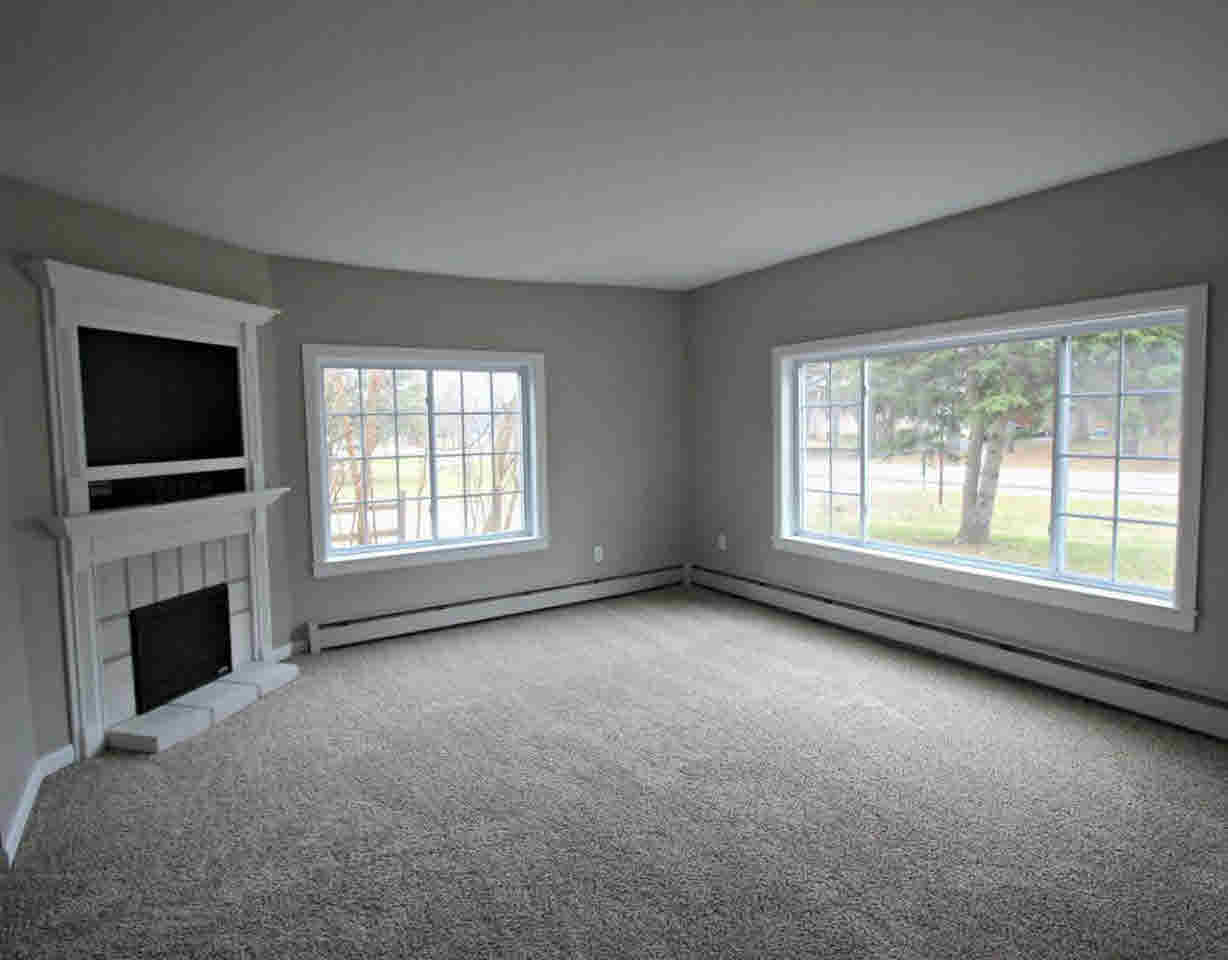 4299 Calkins Road Flint, MI 48532 - Photo 4 of 34 21266774-3.JPG