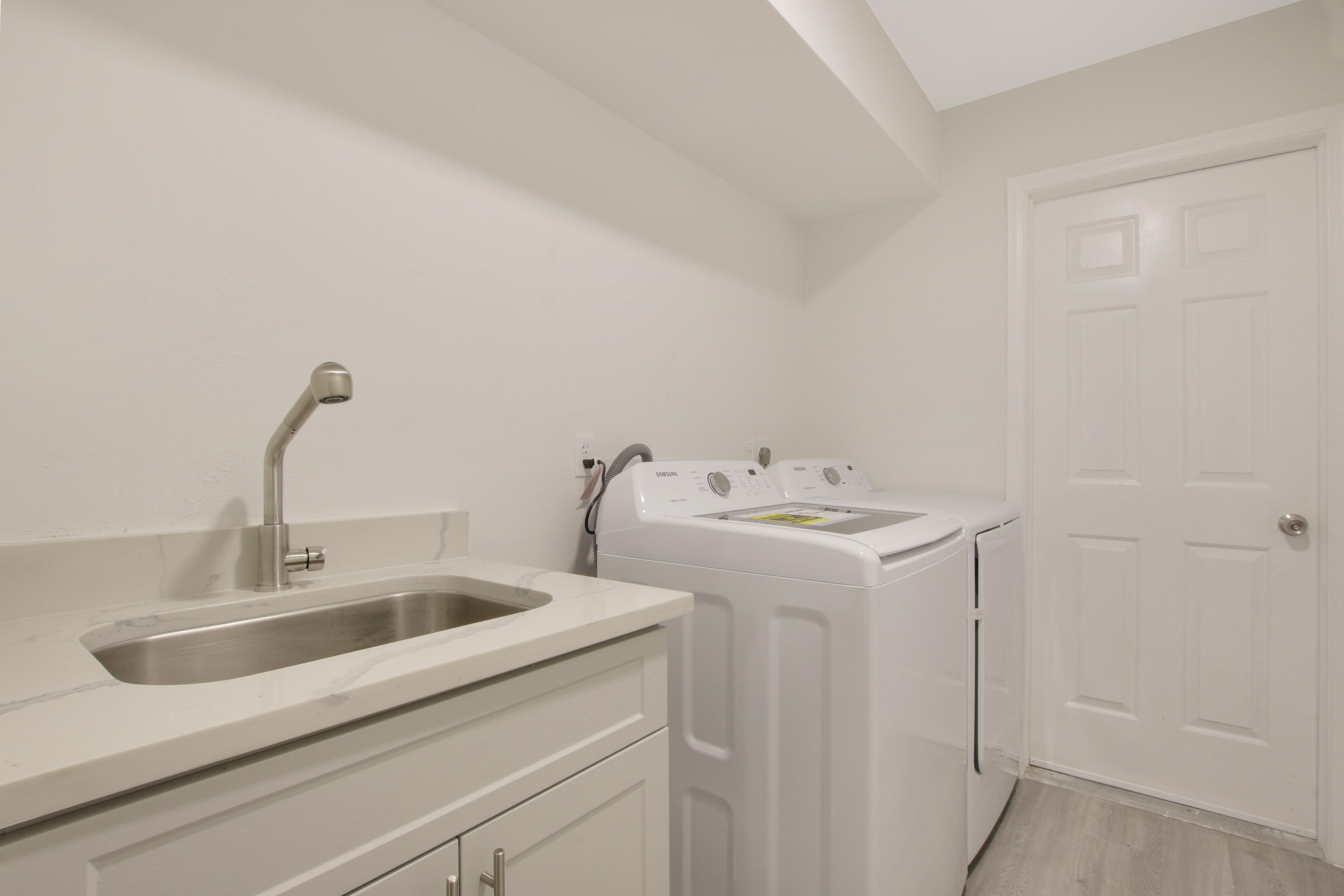 1252 Raintree Lane Wellington, FL 33414 - Photo 15 of 22 Left of the hallway