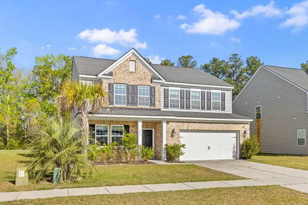 $455,000 | 511 Singing Bush Avenue, Summerville, SC 29486