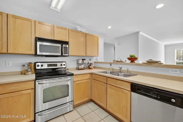 $1,575 | 2820 Bloomfield Lane, Unit 103, Wilmington, NC 28412