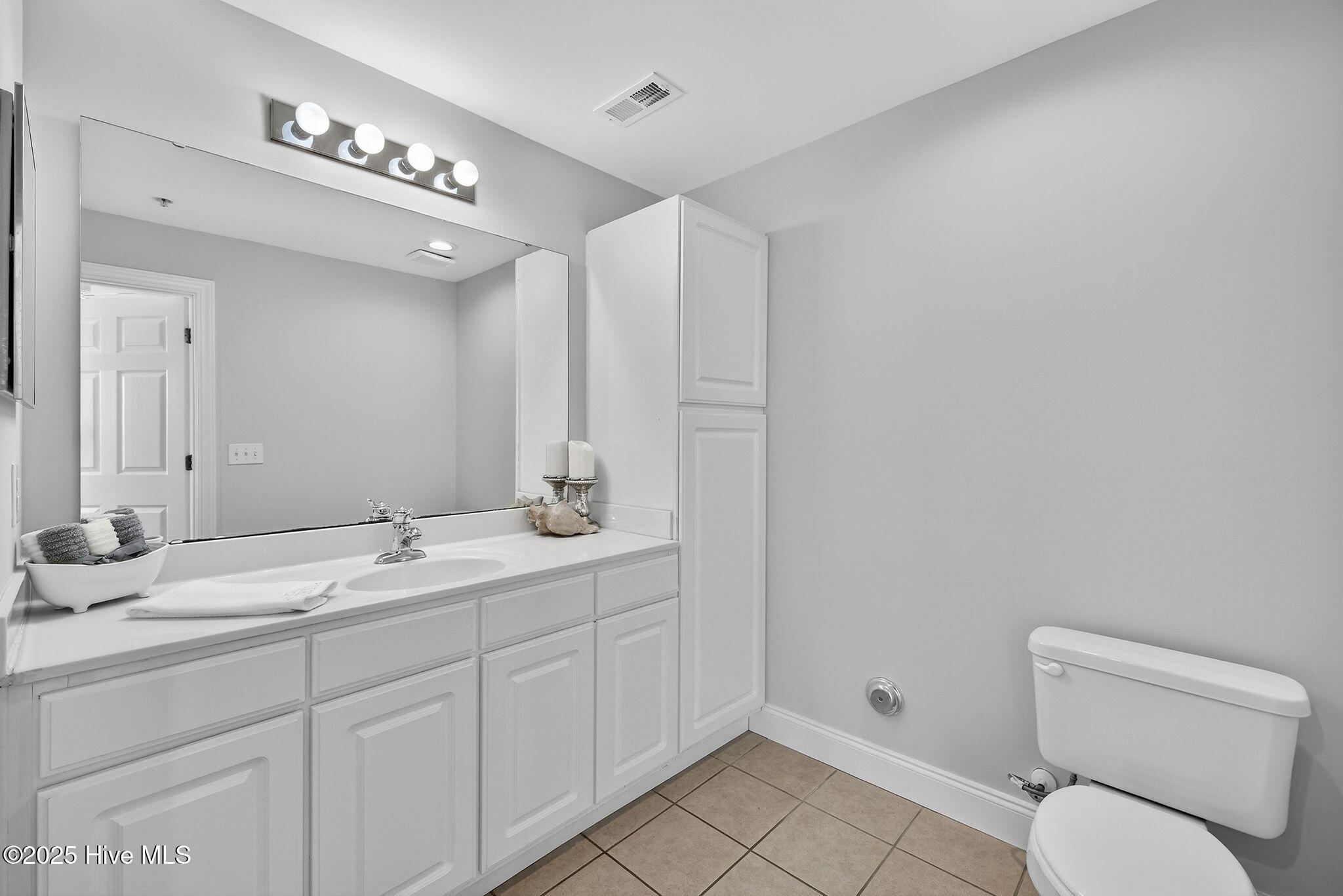 2820 Bloomfield Lane, Unit 103 Wilmington, NC 28412 - Photo 22 of 32 2820BloomfieldLane-24