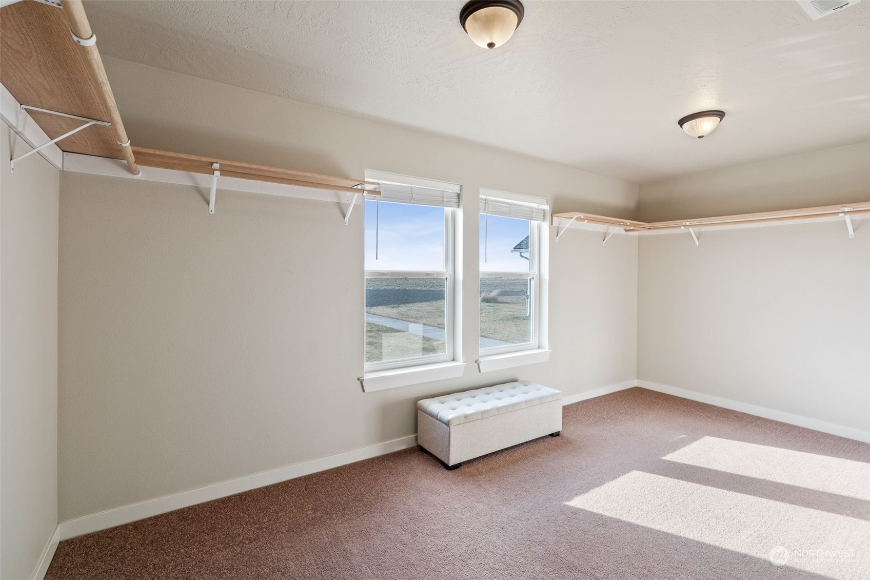 1003 North Klein Road Ritzville, WA 99169 - Photo 15 of 34 a room with a window