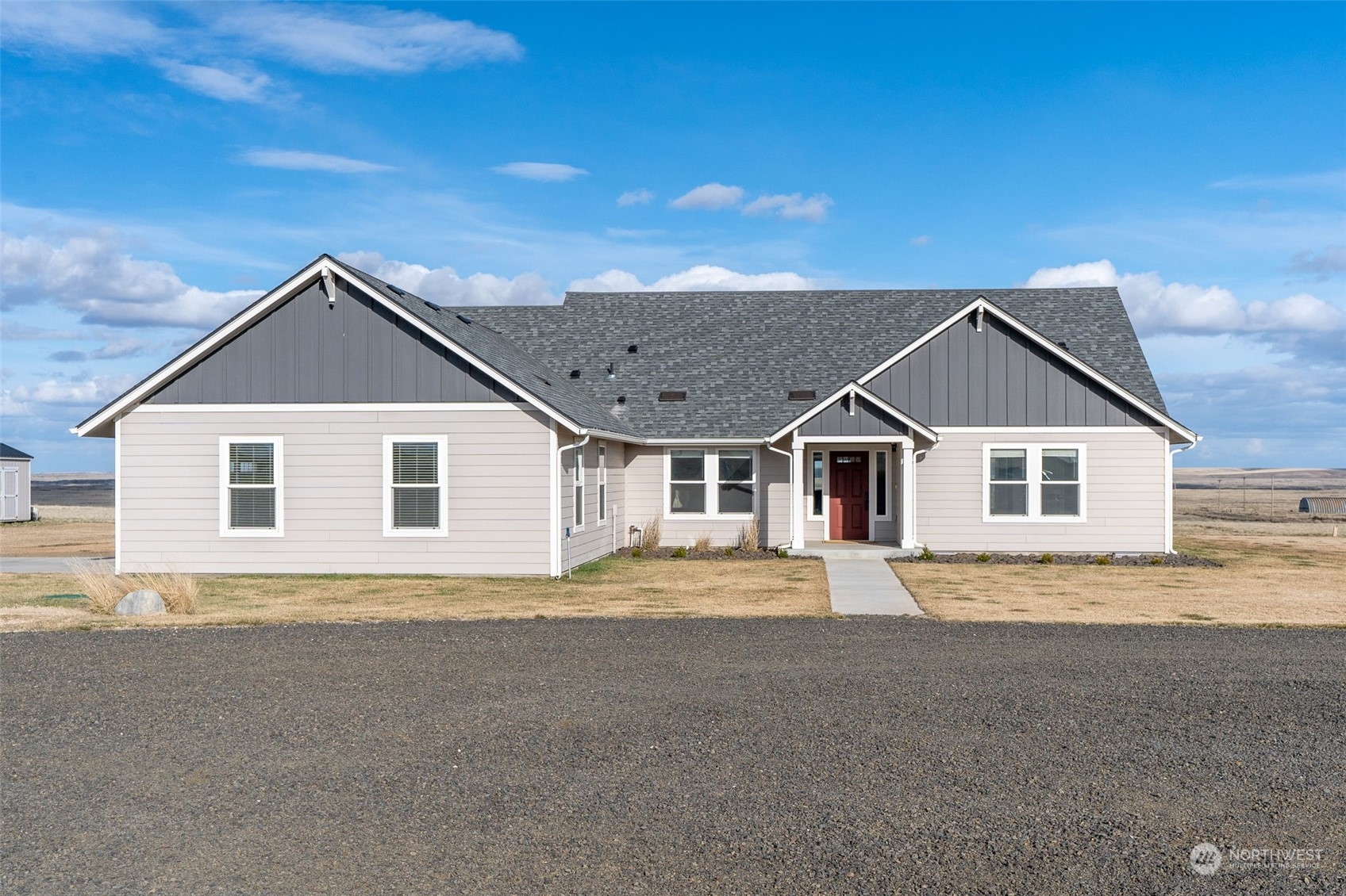 1003 North Klein Road Ritzville, WA 99169 - Photo 27 of 34 a front view of a house with a yard
