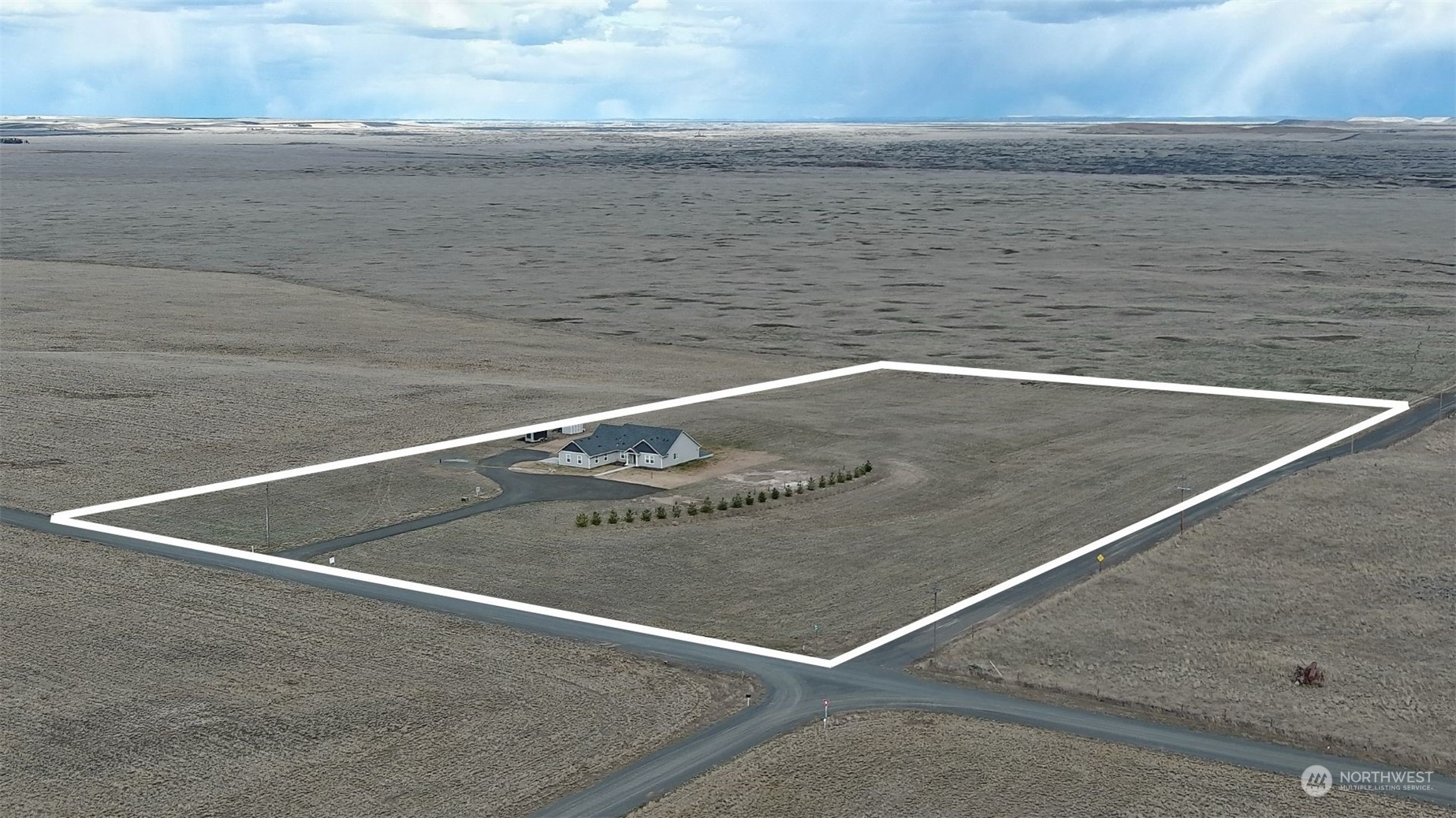 1003 North Klein Road Ritzville, WA 99169 - Photo 32 of 34 a view of a large pool