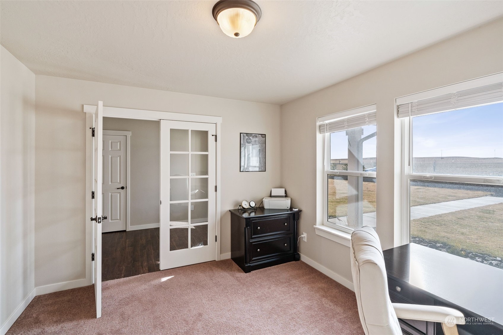 1003 North Klein Road Ritzville, WA 99169 - Photo 10 of 34 a view of room with cabinet and windows