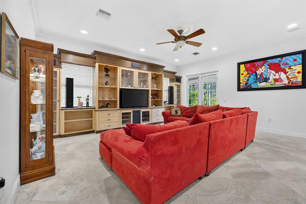 400 Northeast 8th Avenue Fort Lauderdale, FL 33301 - Photo 7 of 25 a living room with furniture and a flat screen tv